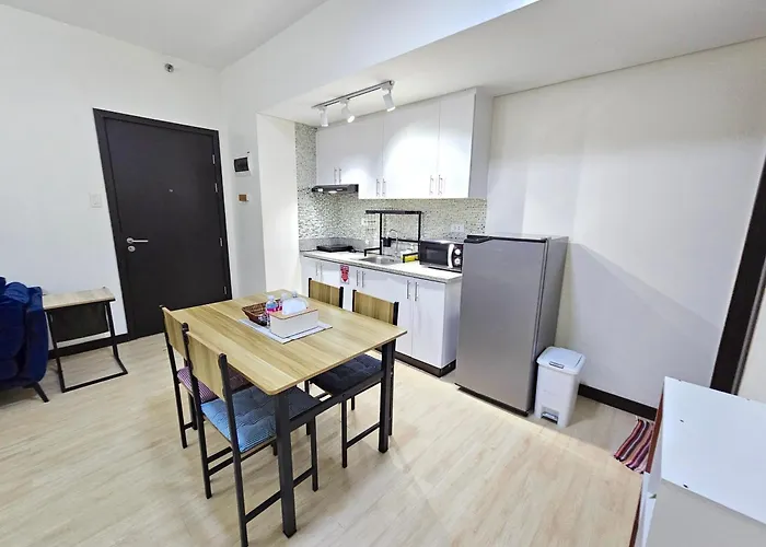 Spacious 2br San Lorenzo Place 4km Airport Manila