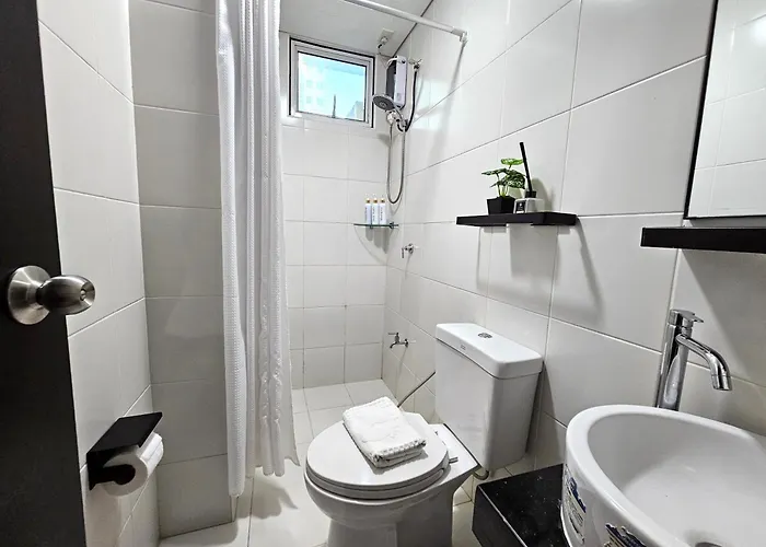 Spacious 2br San Lorenzo Place 4km Airport *