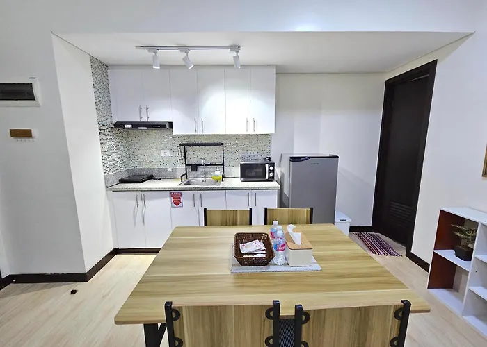 Spacious 2br San Lorenzo Place 4km Airport * Manila